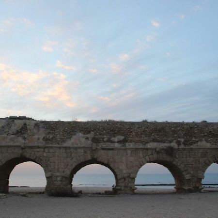 The Beach Garden Apt. Caesarea Exterior foto