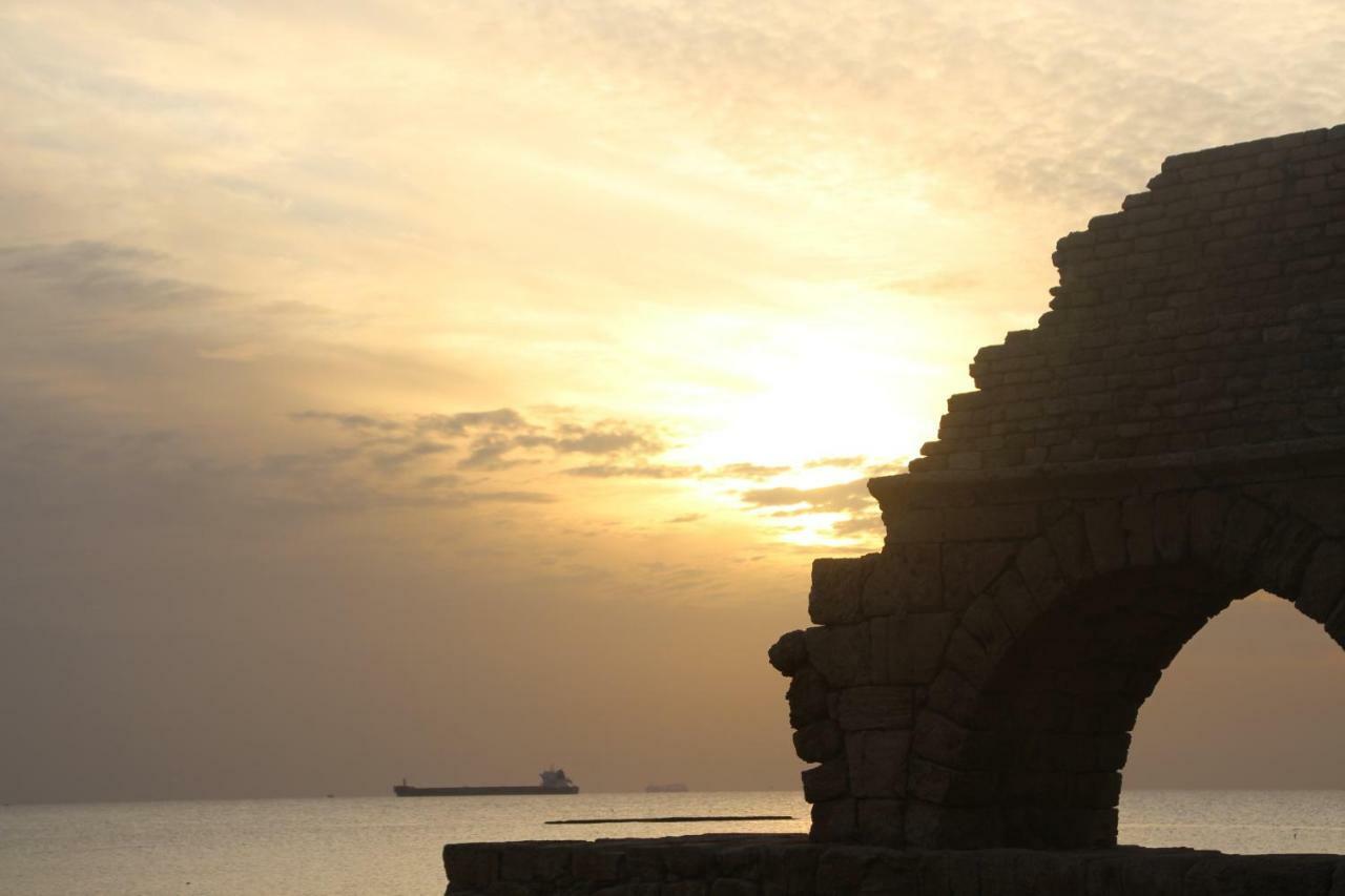 The Beach Garden Apt. Caesarea Exterior foto