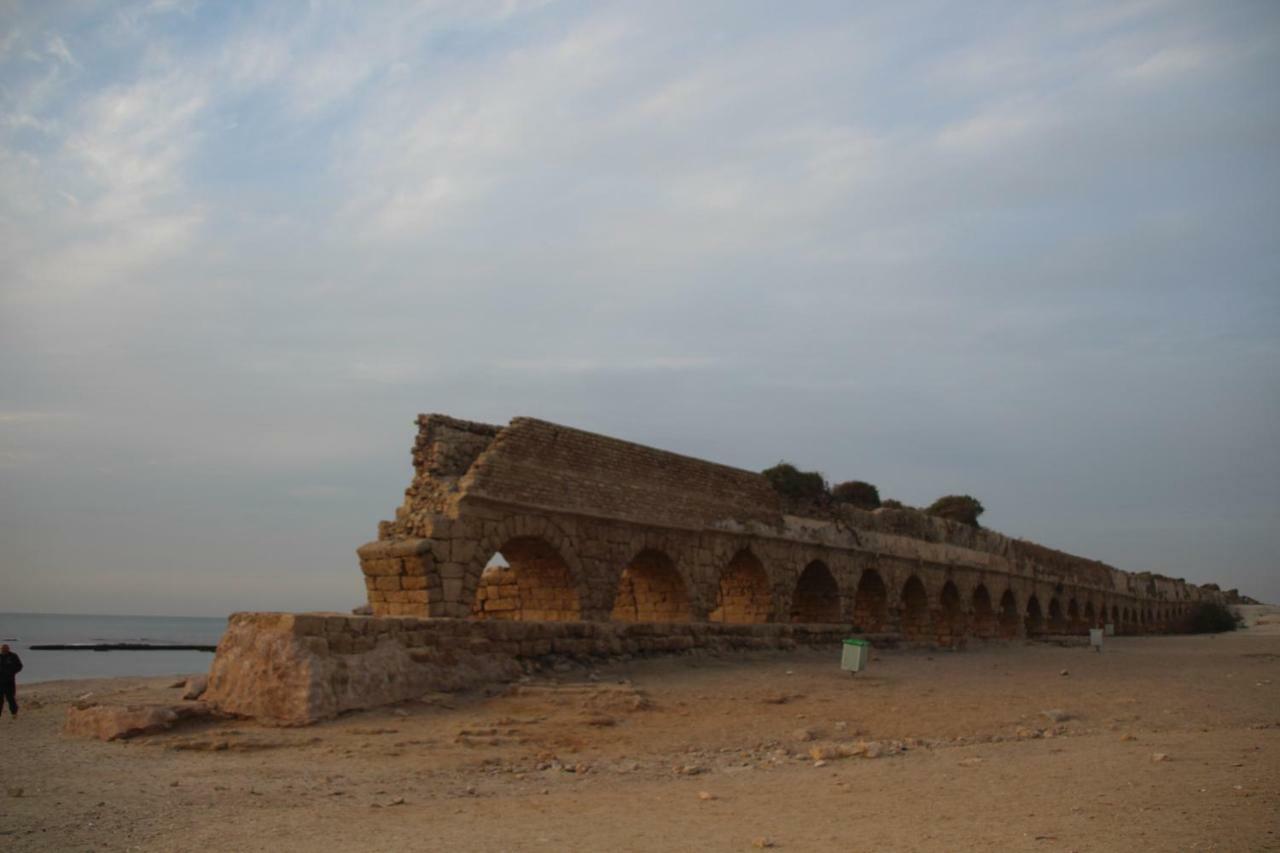 The Beach Garden Apt. Caesarea Exterior foto